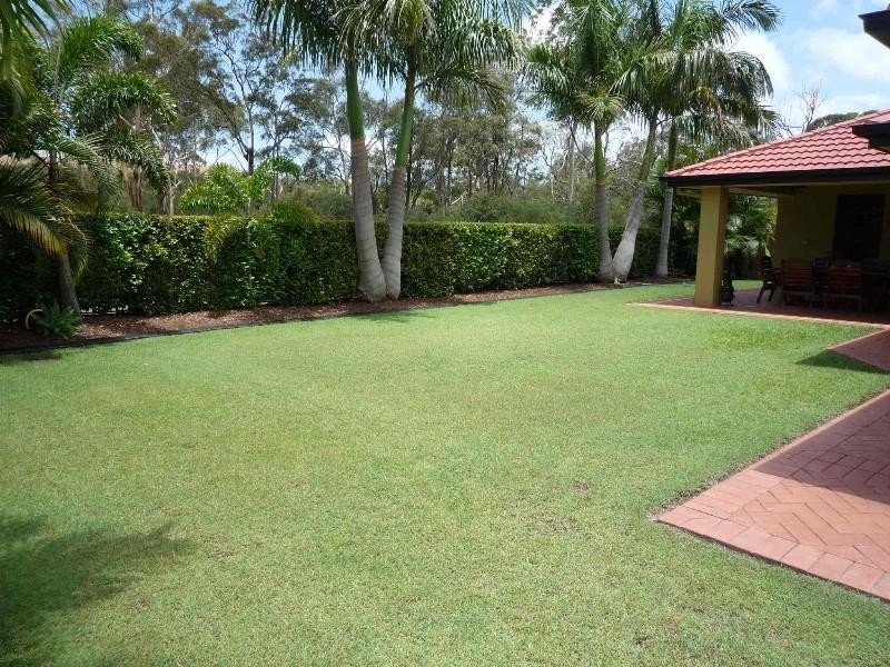 27 Petworth Court, Arundel QLD 4214