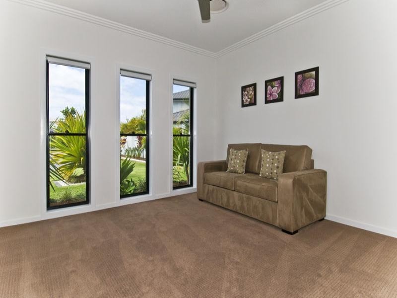2 Park View Place, Hope Island QLD 4212