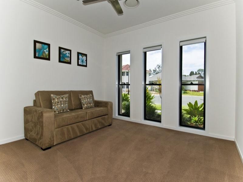 2 Park View Place, Hope Island QLD 4212