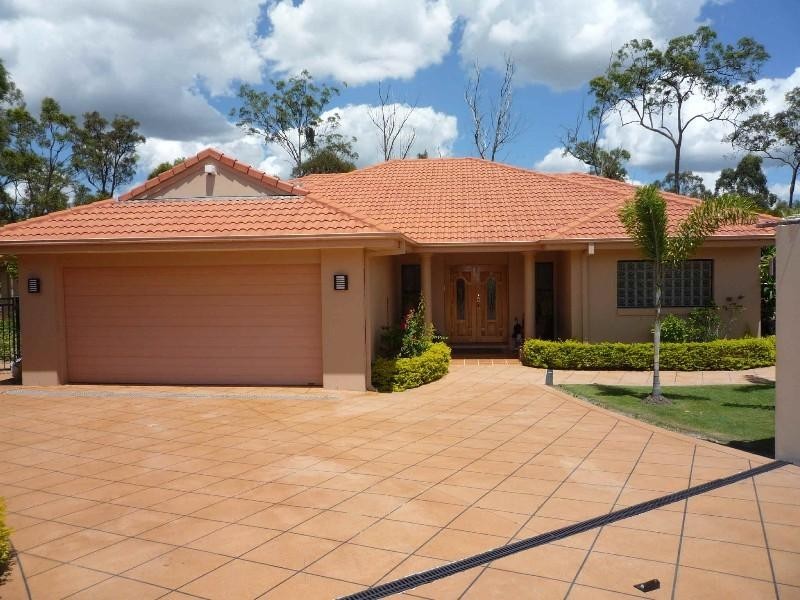 10 Parnham Court, Arundel QLD 4214