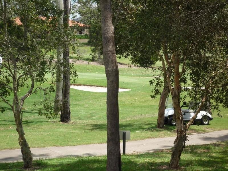 10 Parnham Court, Arundel QLD 4214
