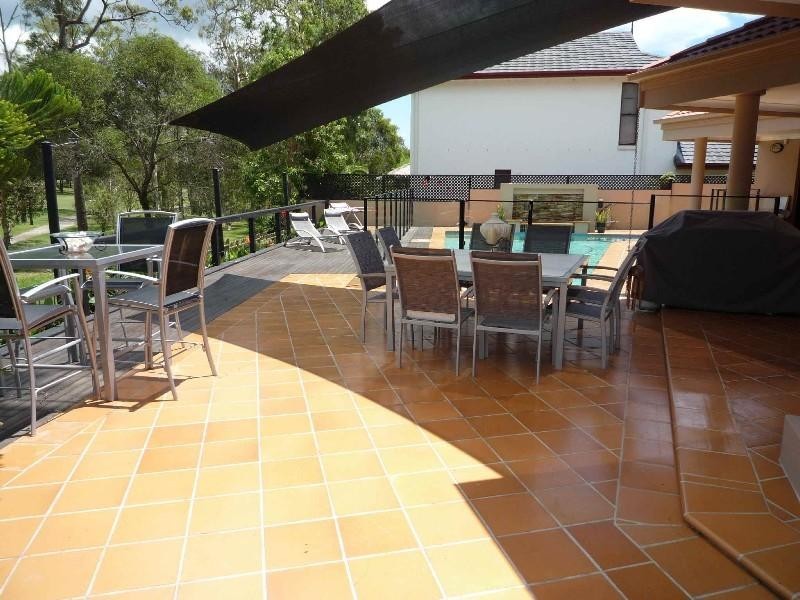 10 Parnham Court, Arundel QLD 4214