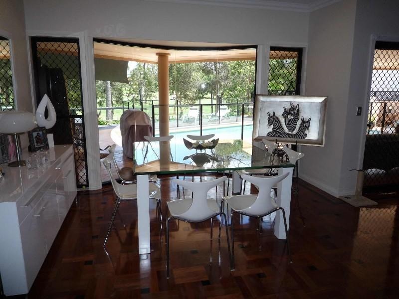 10 Parnham Court, Arundel QLD 4214