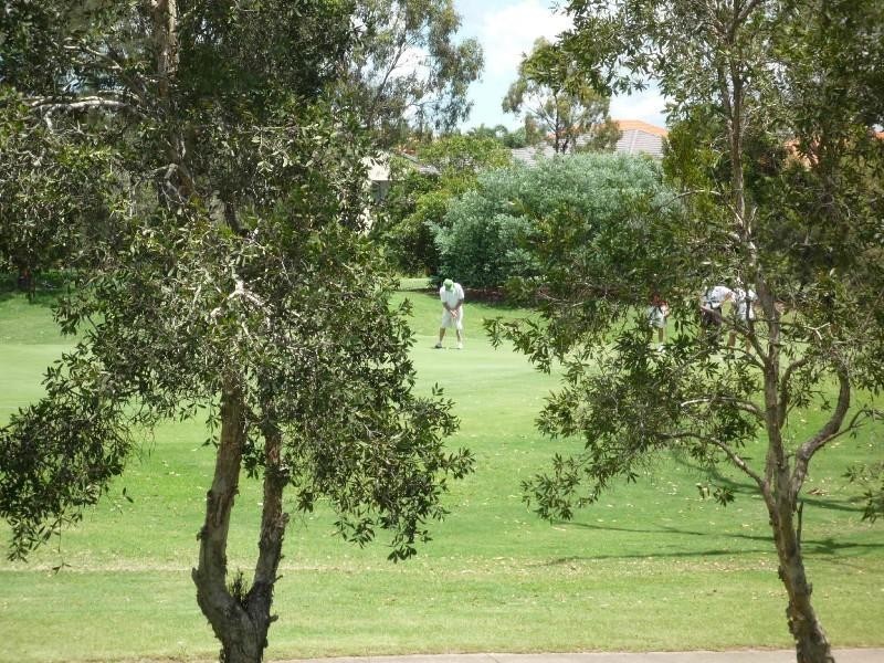 10 Parnham Court, Arundel QLD 4214