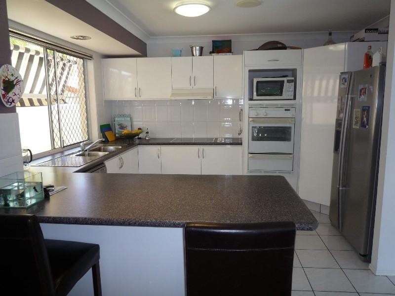 6 Kirdford Court, Arundel QLD 4214