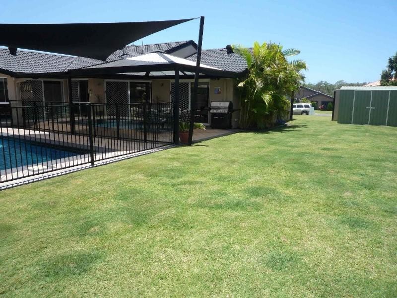 6 Kirdford Court, Arundel QLD 4214