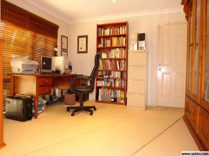 33 Petworth Court, Arundel QLD 4214