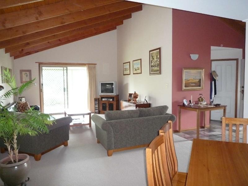 35 Columbine Way, Gaven QLD 4211