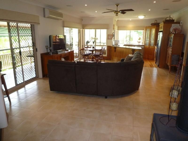 64 Arnold Palmer Drive, Parkwood QLD 4214