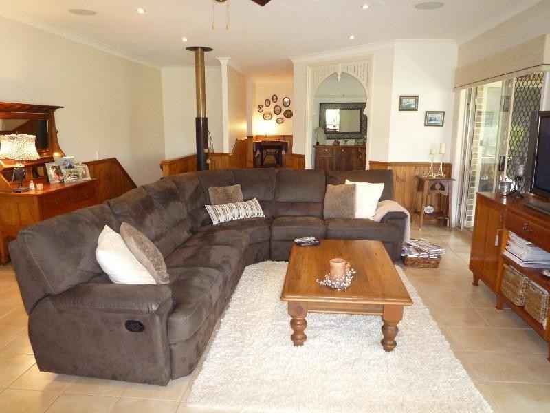 64 Arnold Palmer Drive, Parkwood QLD 4214