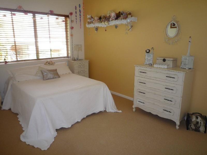 64 Arnold Palmer Drive, Parkwood QLD 4214