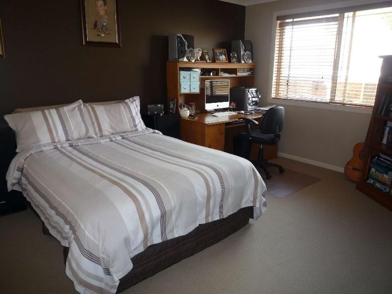 64 Arnold Palmer Drive, Parkwood QLD 4214