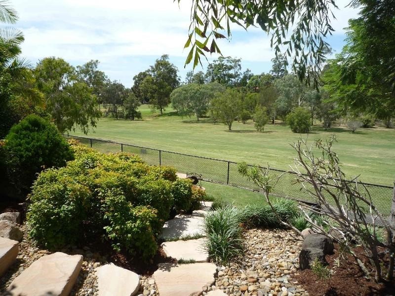 64 Arnold Palmer Drive, Parkwood QLD 4214