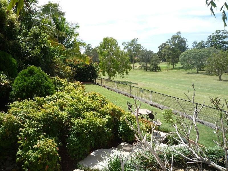 64 Arnold Palmer Drive, Parkwood QLD 4214