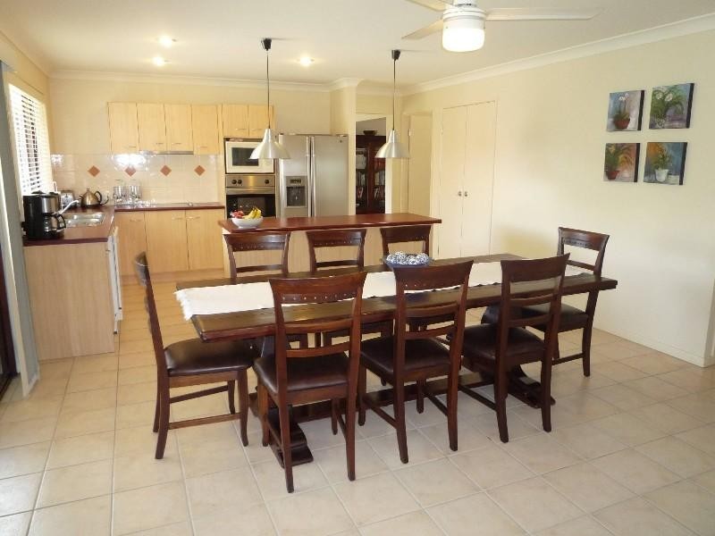40 Nottinghill Gate Drive, Arundel QLD 4214
