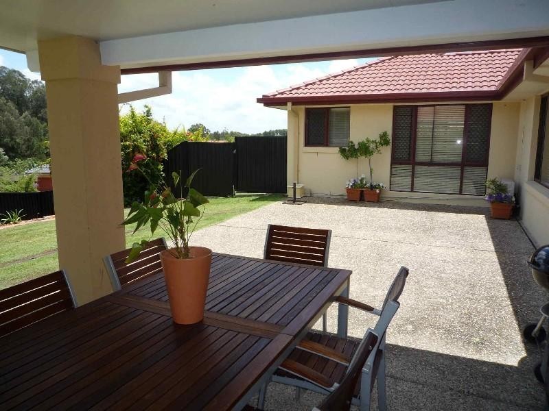 40 Nottinghill Gate Drive, Arundel QLD 4214