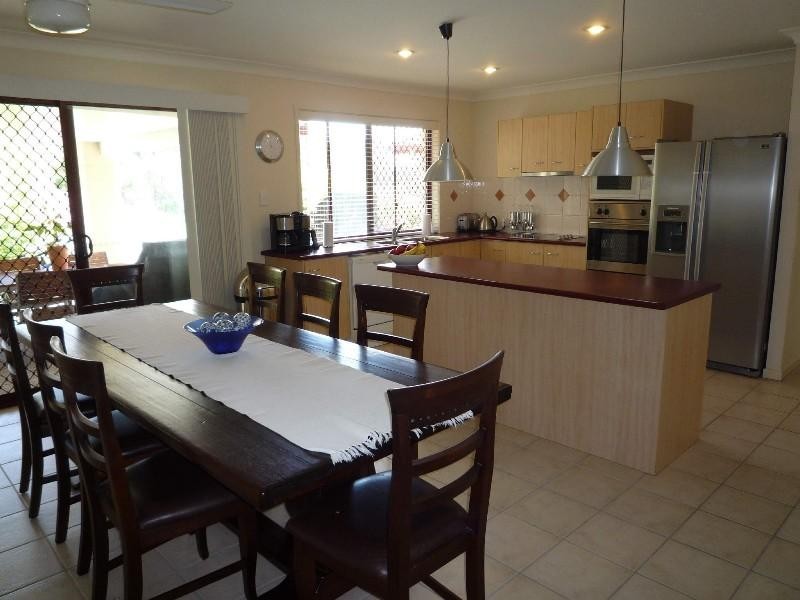 40 Nottinghill Gate Drive, Arundel QLD 4214