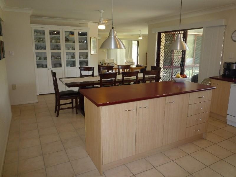 40 Nottinghill Gate Drive, Arundel QLD 4214