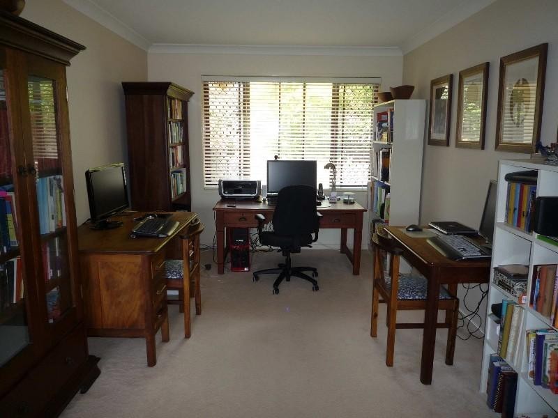 40 Nottinghill Gate Drive, Arundel QLD 4214