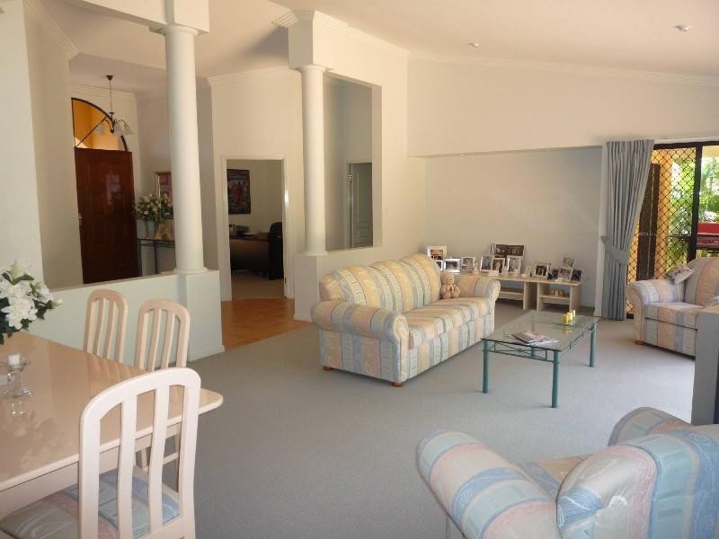 19 Hazel Court, Arundel QLD 4214