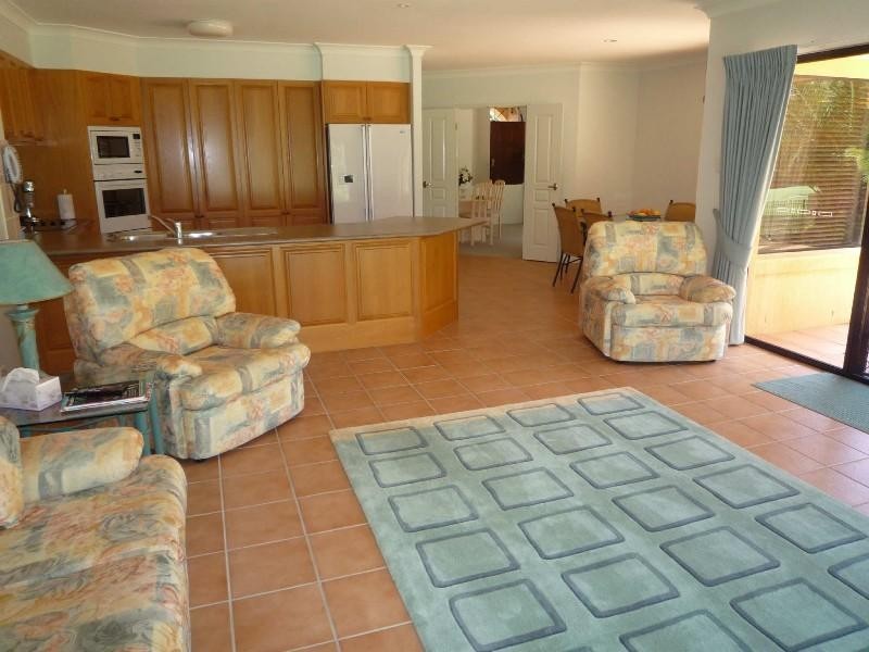 19 Hazel Court, Arundel QLD 4214