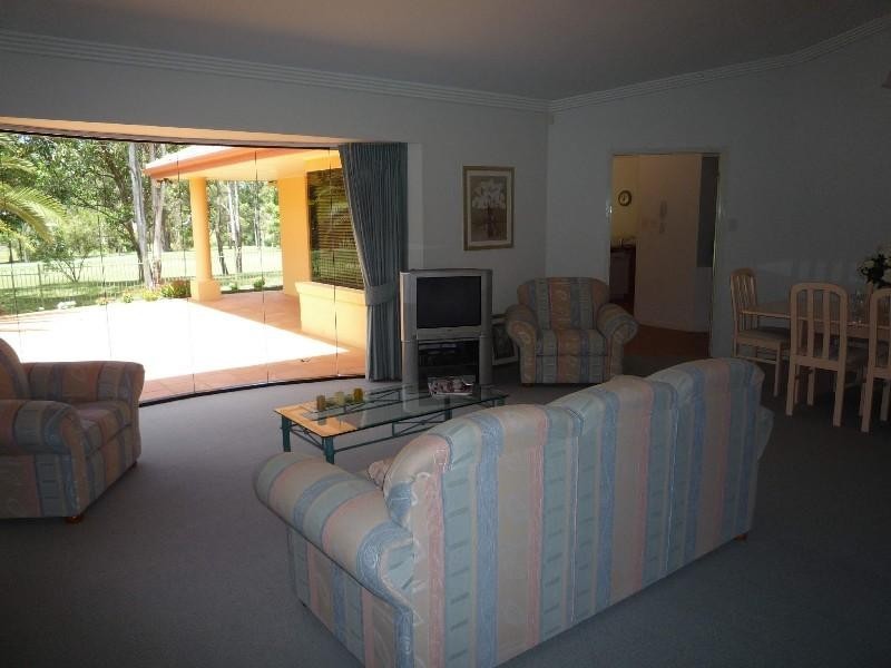 19 Hazel Court, Arundel QLD 4214