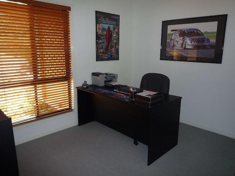 19 Hazel Court, Arundel QLD 4214