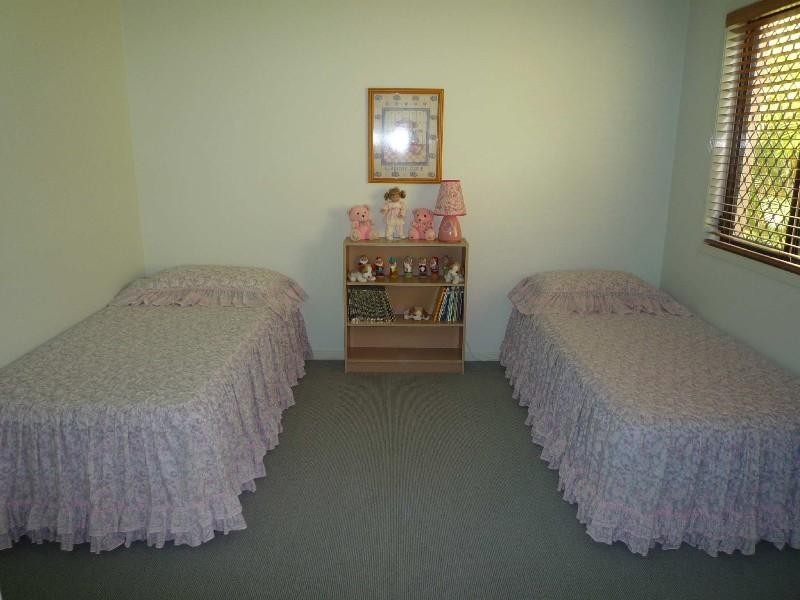 19 Hazel Court, Arundel QLD 4214