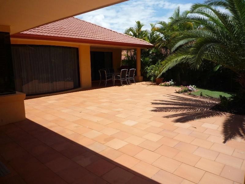 19 Hazel Court, Arundel QLD 4214