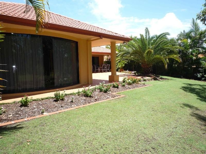 19 Hazel Court, Arundel QLD 4214
