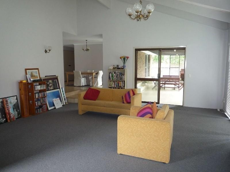 30 Mingaletta Drive, Ashmore QLD 4214