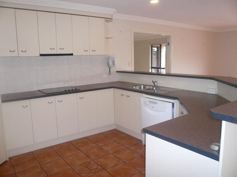 279 Napper Road, Arundel QLD 4214