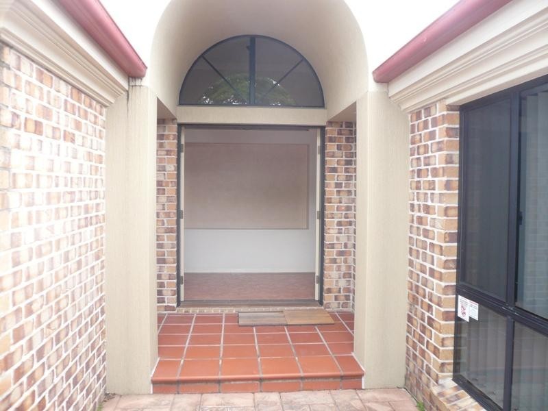 279 Napper Road, Arundel QLD 4214