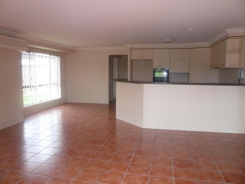 279 Napper Road, Arundel QLD 4214