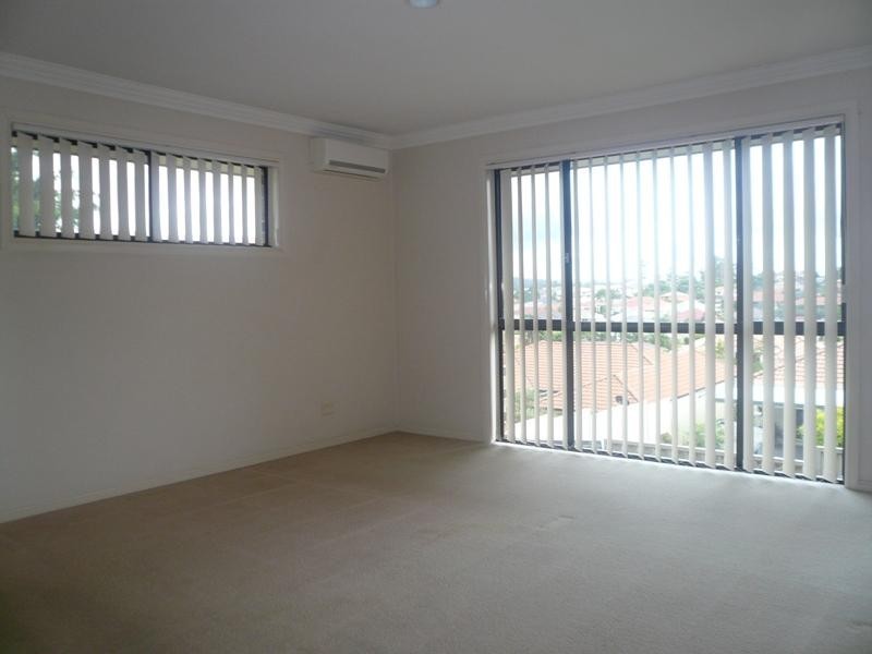 279 Napper Road, Arundel QLD 4214