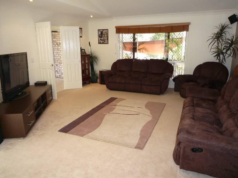 8 Driftwood Place, Parkwood QLD 4214