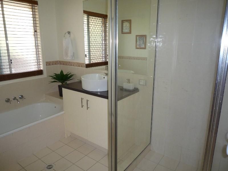 8 Driftwood Place, Parkwood QLD 4214