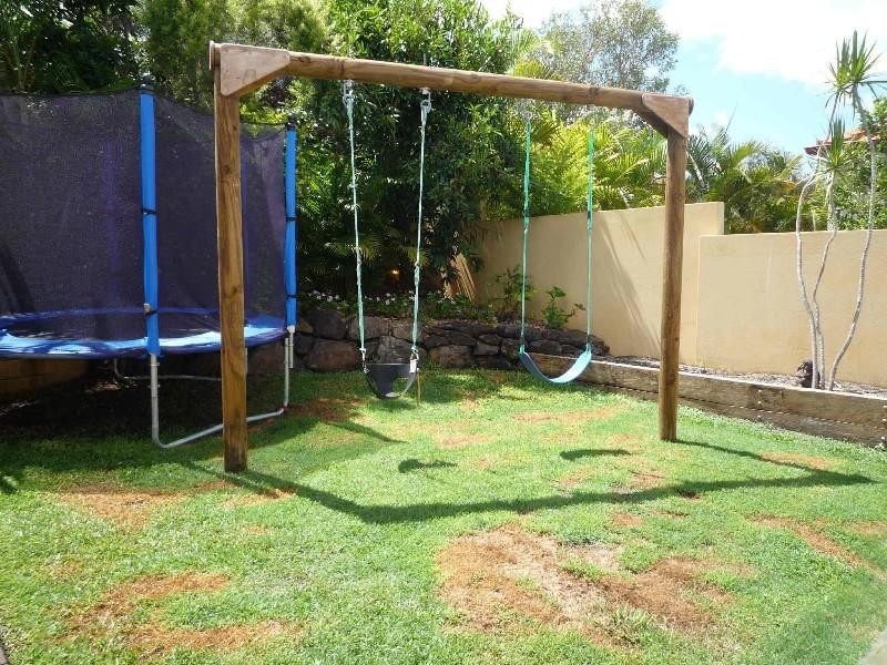 17 Nottinghill Gate Drive, Arundel QLD 4214