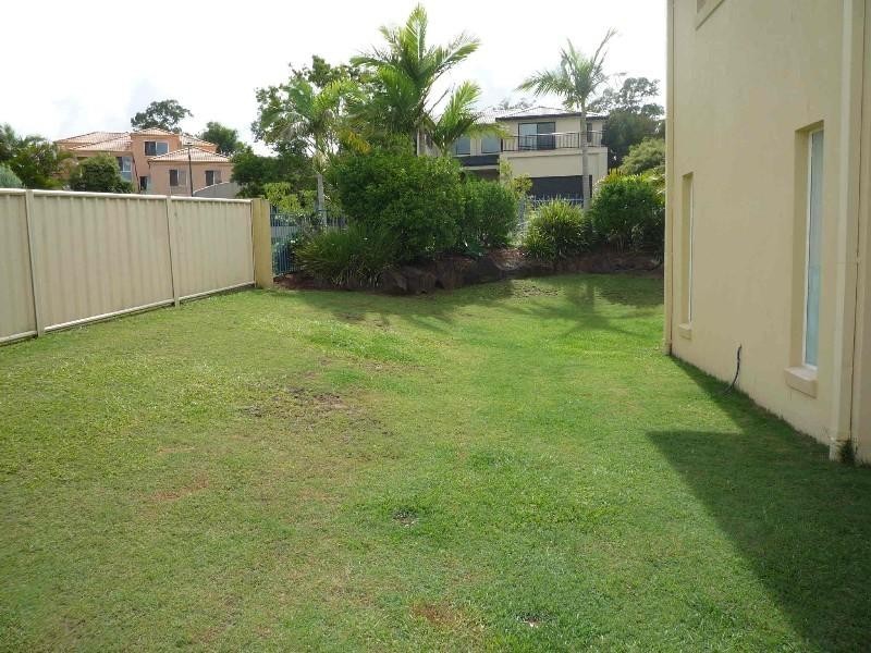 8 O’Brien Court, Arundel QLD 4214