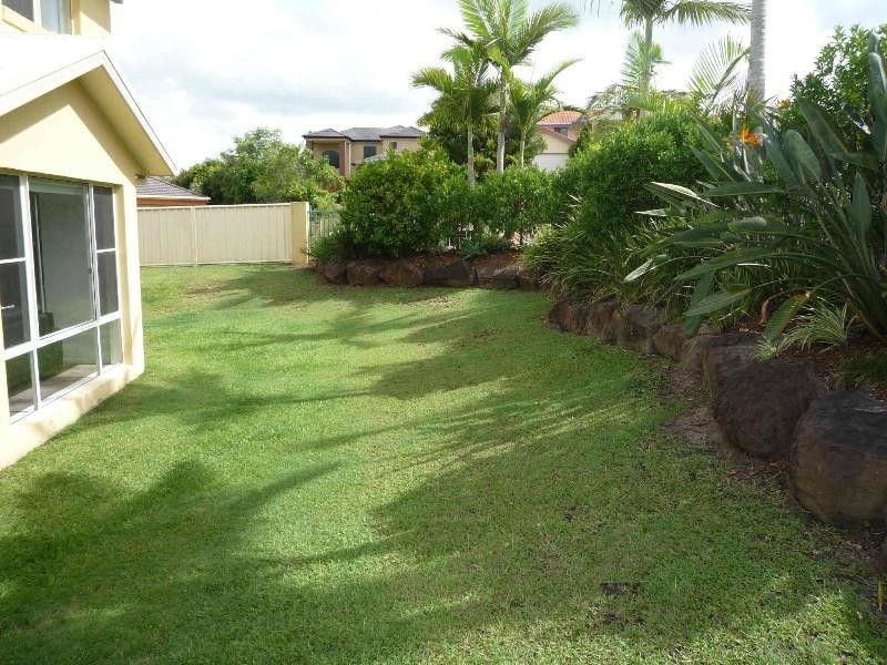 8 O’Brien Court, Arundel QLD 4214