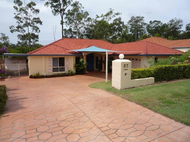 37 Chichester Drive, Arundel QLD 4214