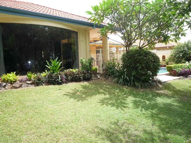 37 Chichester Drive, Arundel QLD 4214