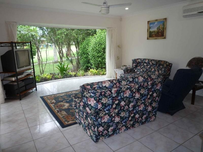 37 Chichester Drive, Arundel QLD 4214