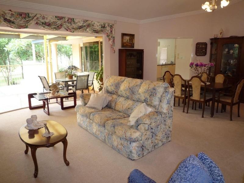 37 Chichester Drive, Arundel QLD 4214