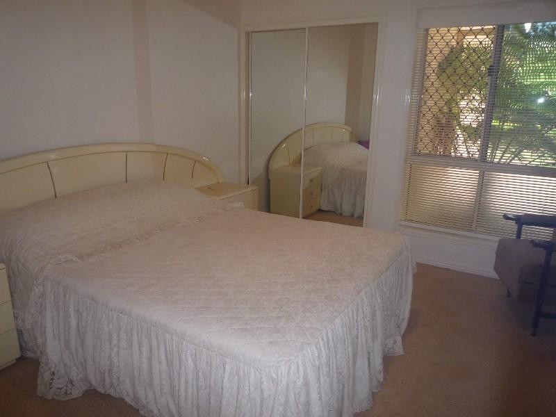 37 Chichester Drive, Arundel QLD 4214