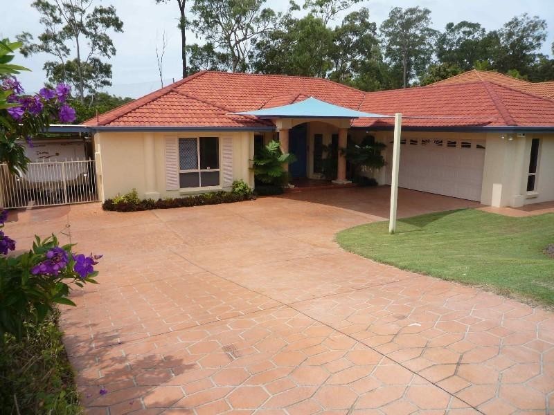 37 Chichester Drive, Arundel QLD 4214