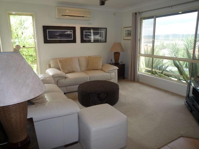 7 Mellissah Crescent, Arundel QLD 4214