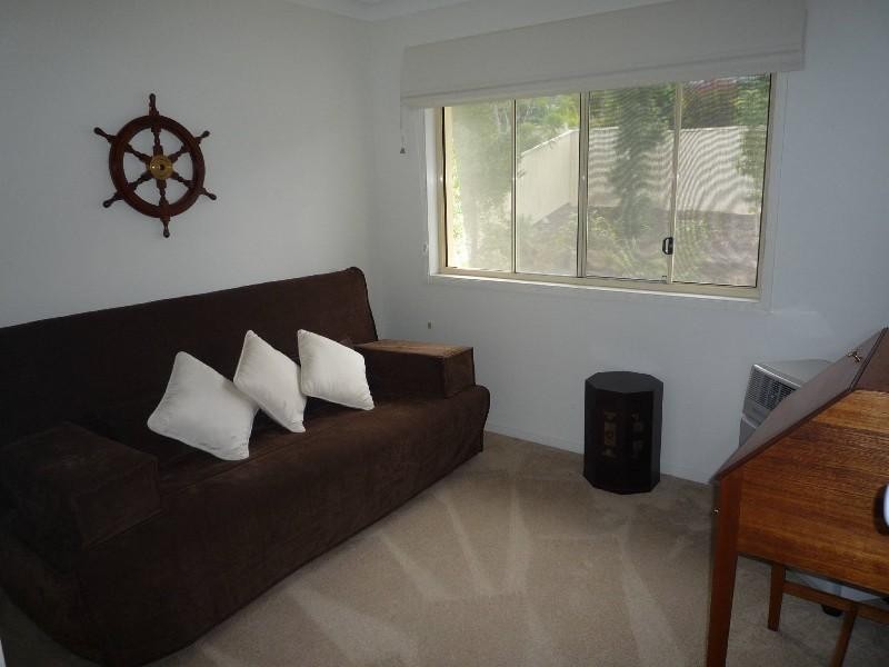 7 Mellissah Crescent, Arundel QLD 4214