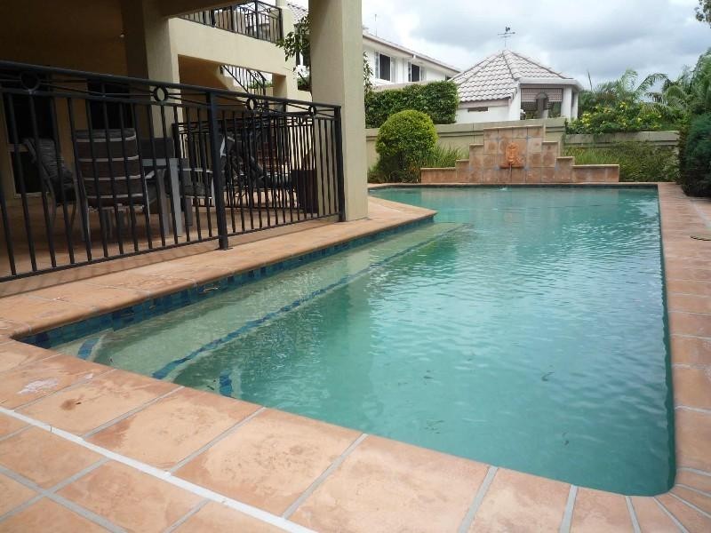 24 Jarvis Place, Arundel QLD 4214