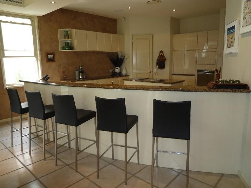 24 Jarvis Place, Arundel QLD 4214